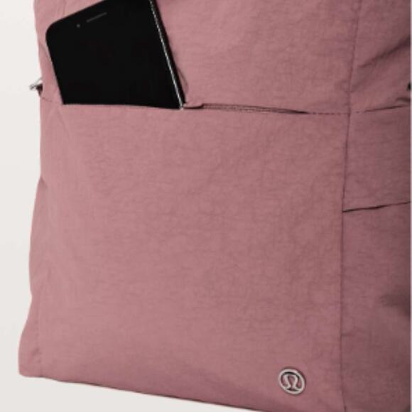 Lululemon On My Level Crossbody Bag - Picture 4 of 16